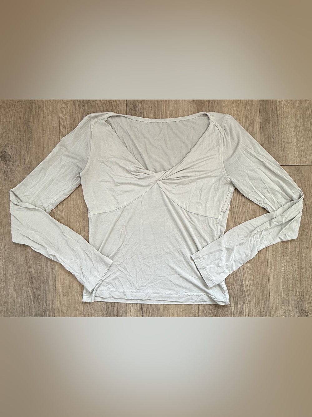 Lululemon Womens Modal-Silk Twist V-Neck Long Sleeve Shirt Size 6 Flawed